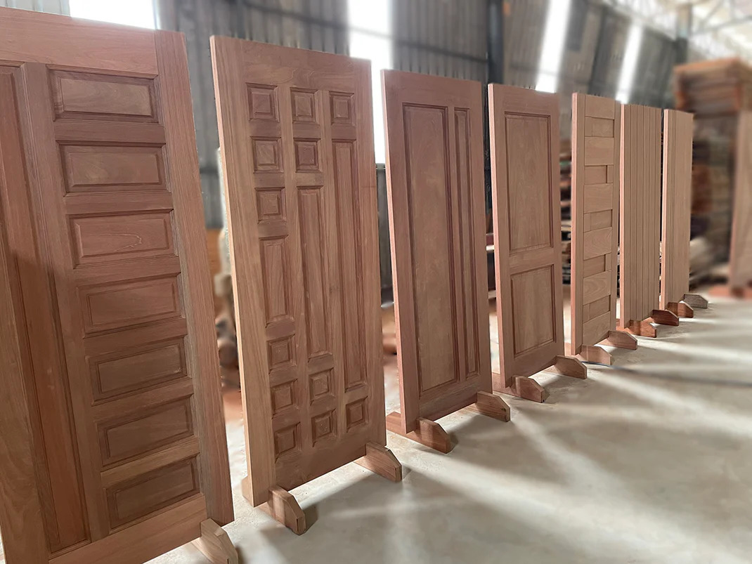 DOOR-multiple_design_left_blur